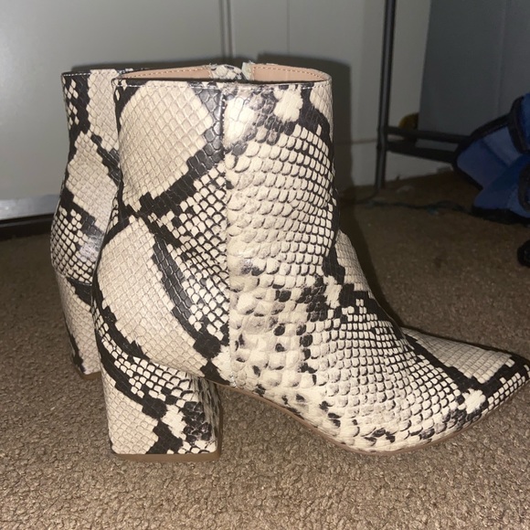 Steve Madden snake skin platform boots - Picture 2 of 3